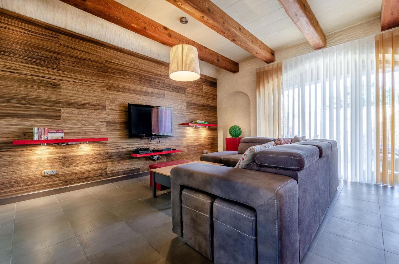 A Popular Pet Friendly Villa With A Pool, Gozo Xagħra Exterior foto