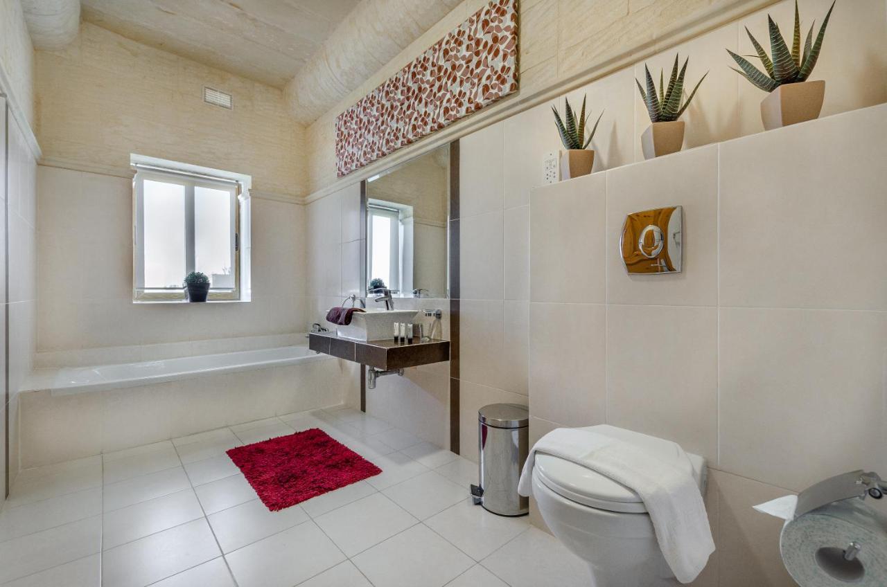 A Popular Pet Friendly Villa With A Pool, Gozo Xagħra Exterior foto
